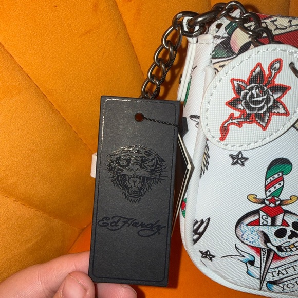 Ed Hardy White Tattoo-Print Shoulder Bag with Chain Strap - NWT - Picture 3 of 9